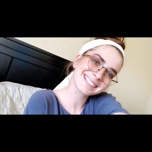 Meet your Posher, Caitlin